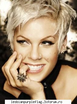 Muzică și Instrumente - pink rules...she's the best - Diverse