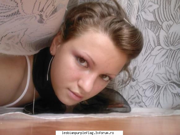 :d denisse e las p ea cu poze dinastea k dupaia  :nebun:  :rotfl: pt ce? oricand cu placere :* poze