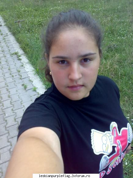 si de la mn una :p eram la plimbare cu cateii :d poze cu voi!