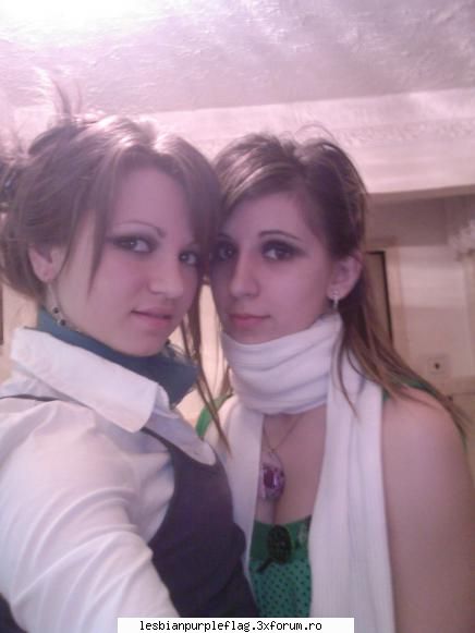 :rotfl:  shi o poza mai aiurea la sa ma distrez cu my bf imbracand haine aiurea, un machiaj strident