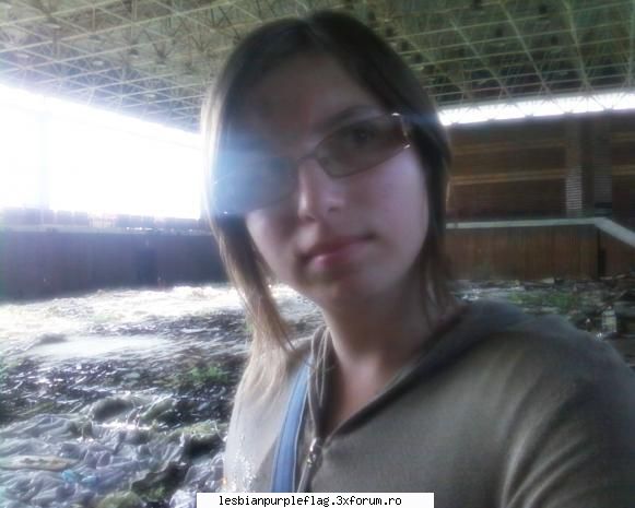 Poze cu voi! - intr-o sala abandonata:X - Bine ai venit!